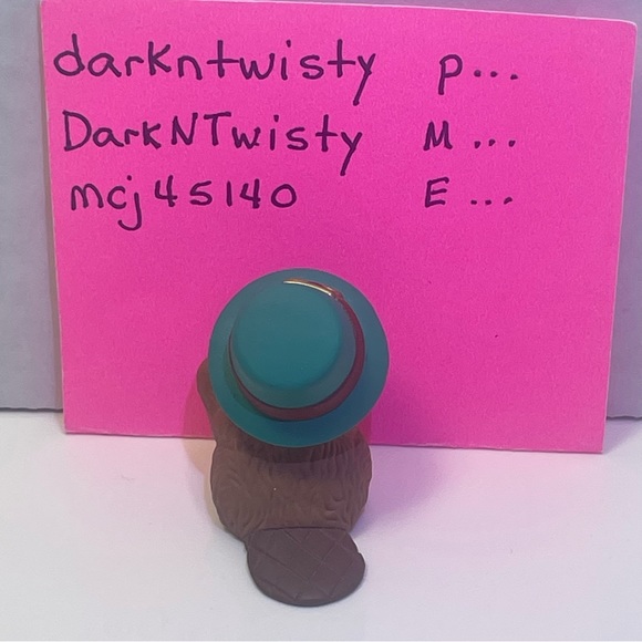 BNWT Vintage Hallmark Merry Miniature Pilgram Beaver Biting An Apple - Picture 4 of 12